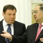 Прапор ЄС на тлі символіки санкційного списку
