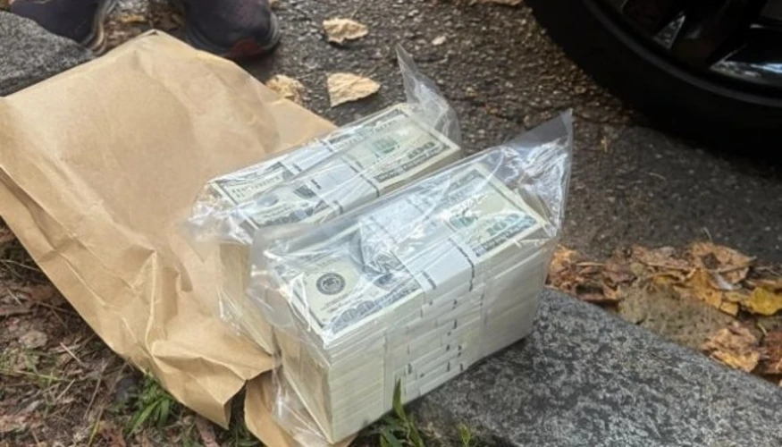 Псевдопрацівник НАБУ у Києві: підприємець передав 280 тисяч доларів за обіцянки «вирішити» справи